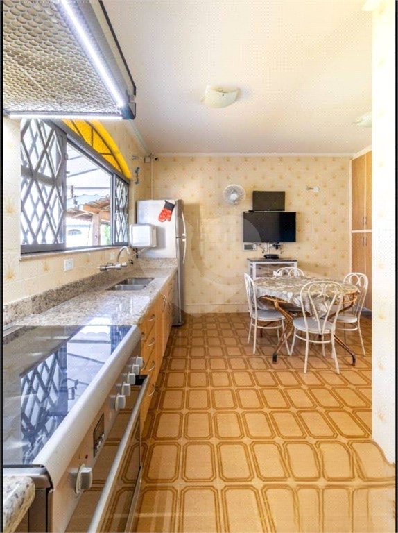 Casa com 6 Quartos e 8 banheiros à Venda, 1500 m² de Terreno em Atibaia/SP