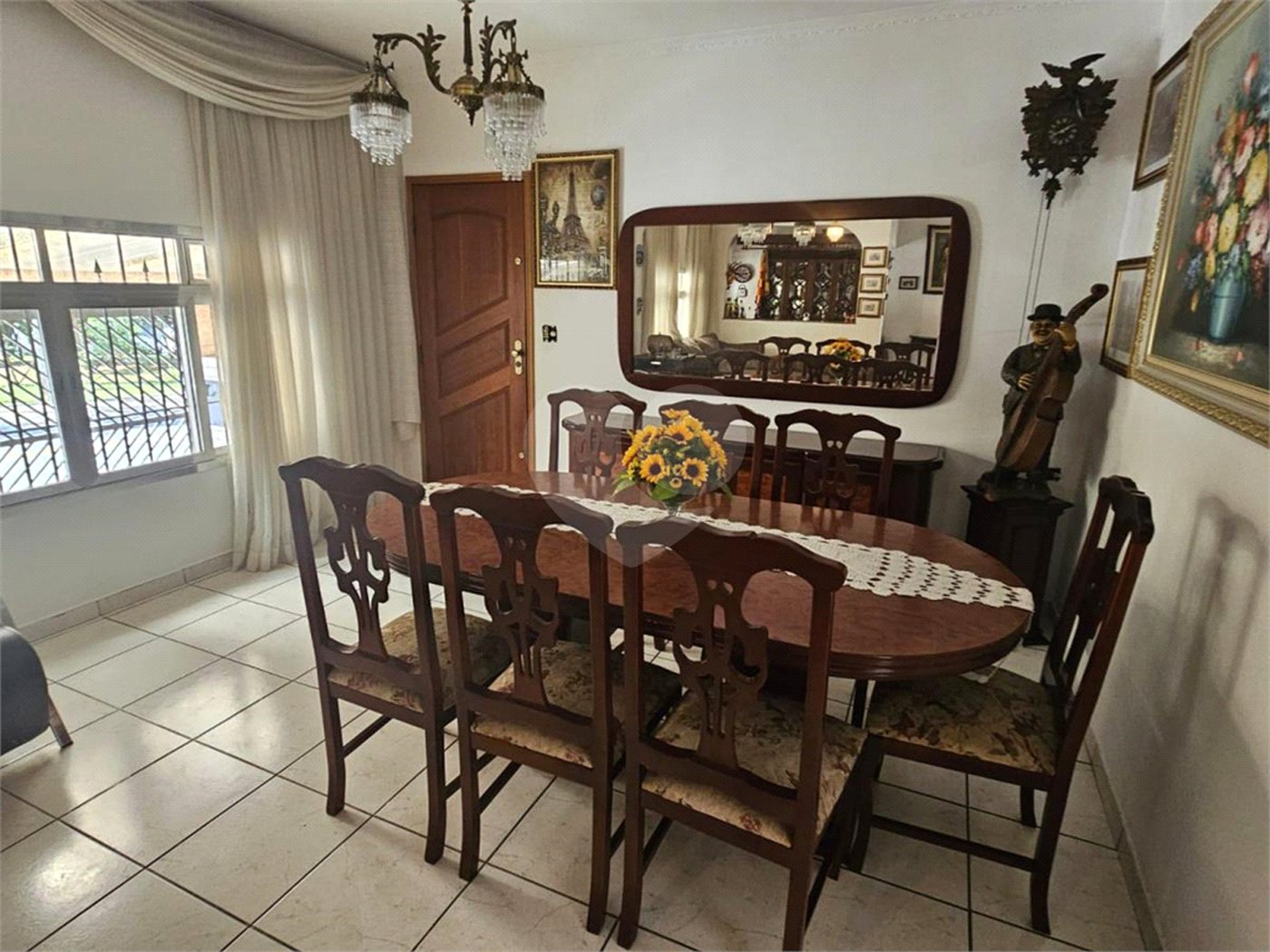 Casa Térrea na Vila Formosa de 233m2 com 3 dorms, 1 suíte, 3 banheiros e 4 vagas. Estuda permuta.