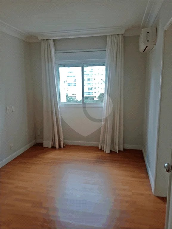 Apartamento a venda com 252 m² no Campo belo.