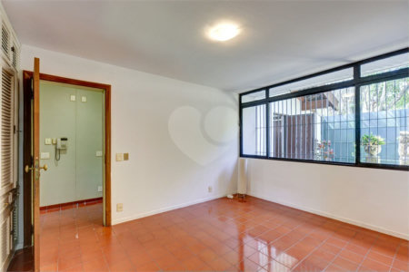 Sobrado à venda ou para alugar com 4 quartos, sendo 2 suítes, em Alto da Boa Vista, São Paulo, SP