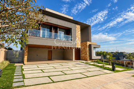 Casa nova no Saint Patrick com 926 m², 5 suítes, elevador e piscina aquecida, saúna em Sorocaba