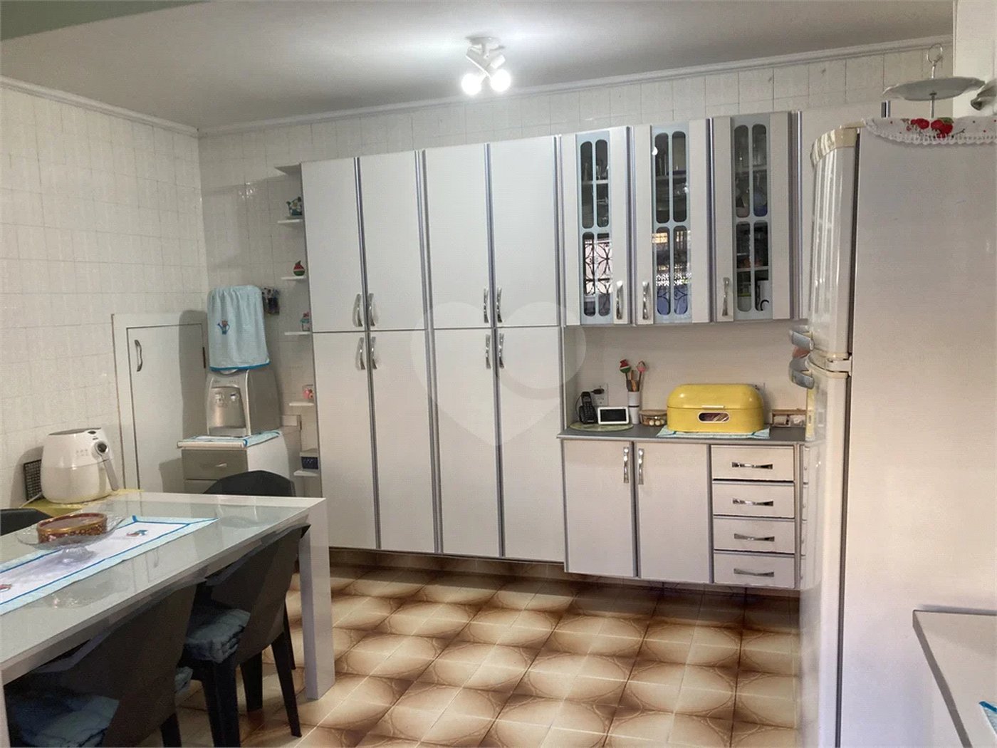 Casa com 4 dormitórios na Saúde.
