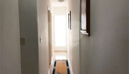 Sobrado em condomínio fechado com 3 dormitórios e 100m2
