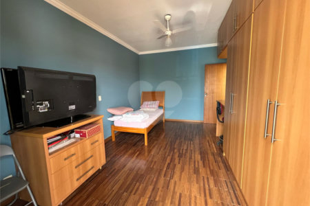 Casa a venda com 5 quartos em São Carlos