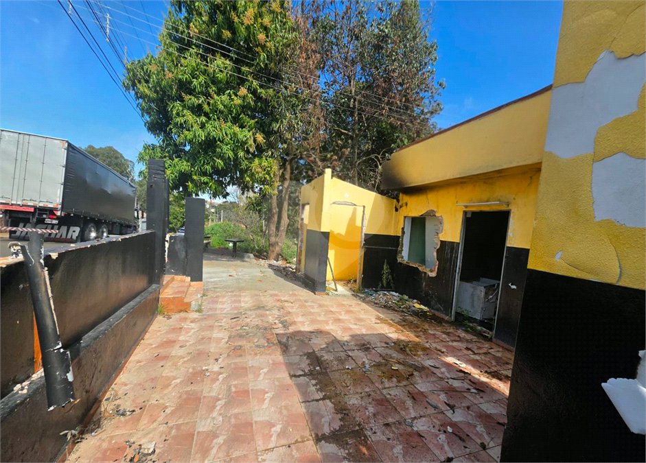Terreno 240m² Vila Nery
