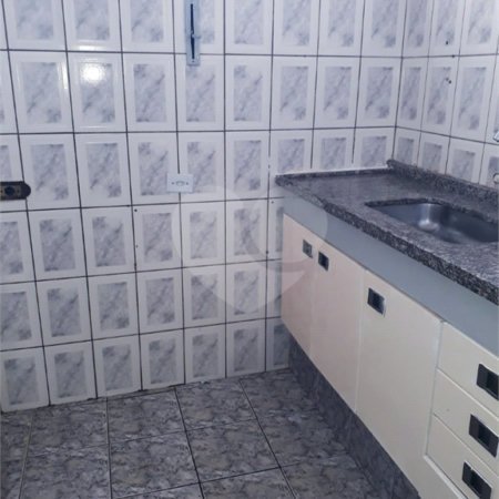 Casa térrea + Sala Comercial na Vila Prado.