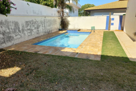 Casa Térrea no Condomínio Damha I,