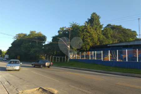 Área de terra de 156 mil m2 à venda em São Roque, zona mista (residencial/industrial)