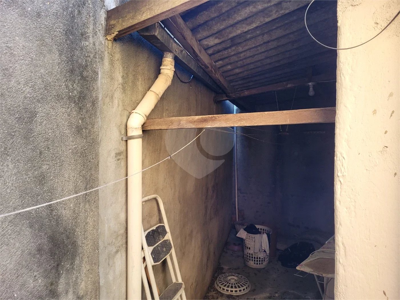 Casa na região do alto da Mooca com 242m² de área total.