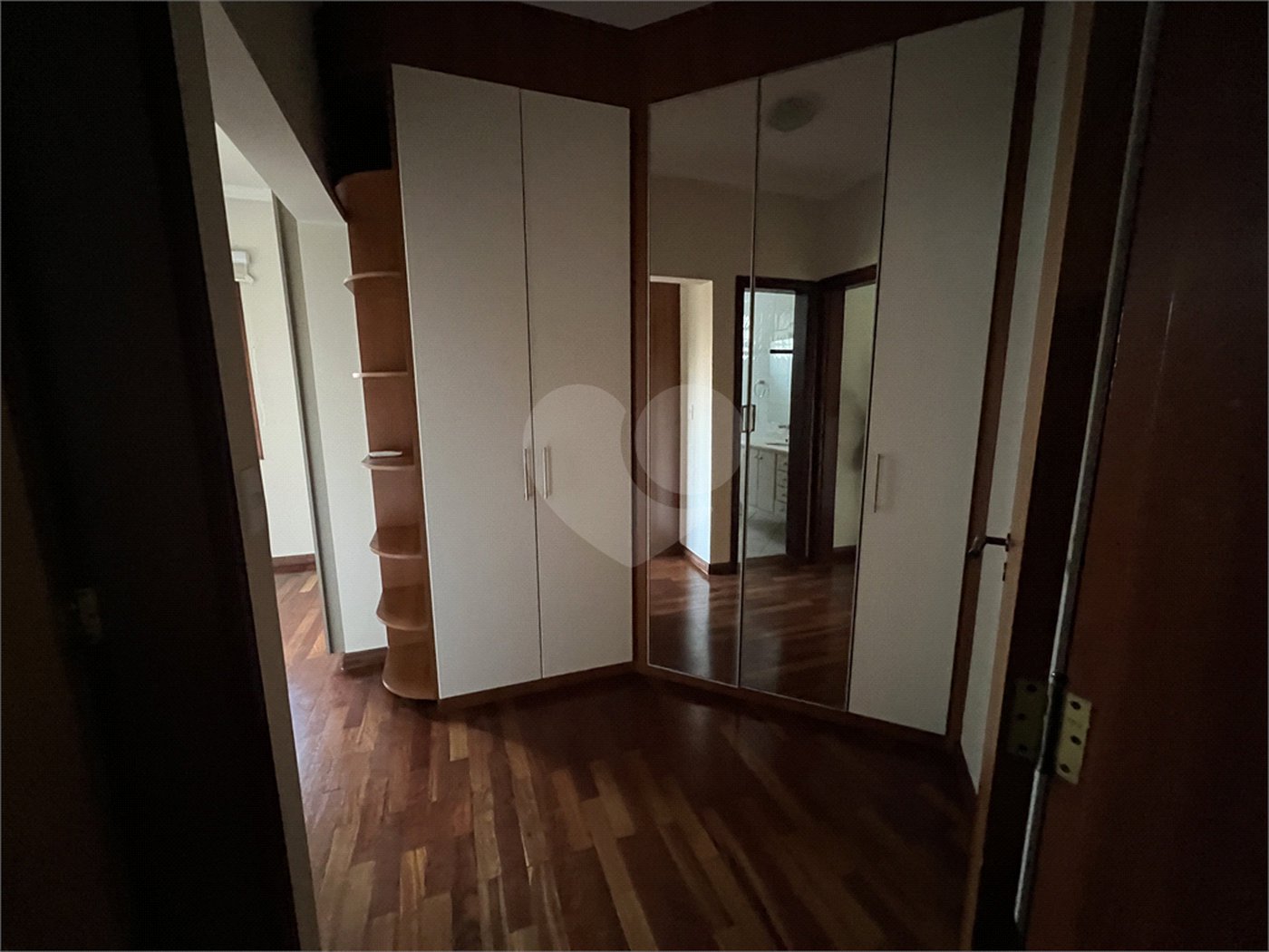 CASA COM 3 QUARTOS NO CONDOMÍNIO GRAND VILLE