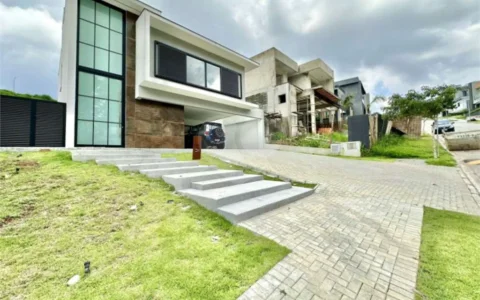 Casa em Cond. Vintage - Zero Km, 3 suítes, piscina, gourmet!