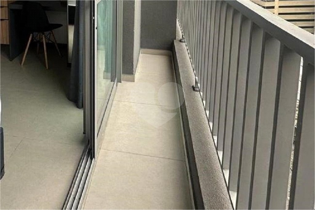 Studio de 28m2 mobiliado com sacada à venda na Bela Vista