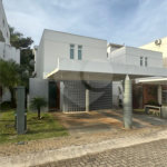 Indaiatuba- Vila Aurora -Condomínio Palm Tree Residence -Venda e Locação - R$ 7.000,00 - condominio - R$ 877,44- IPTU - R$ 211,64 - Pavimento Térreo: Sala de estar, sala de jantar, wc, cozinha, área de serviço, despensa. Pavimento Superior: Suíte com varanda e closet, 02 dormitórios e wc.social