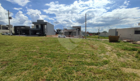 Terreno à venda no condomínio Residencial Villeneuve, São Carlos - SP