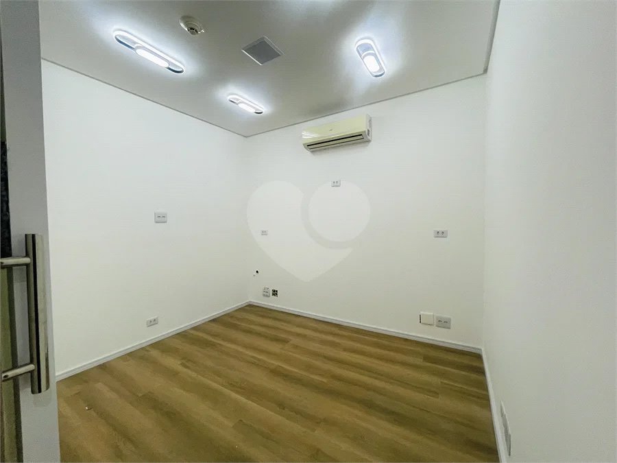 Consultório de 61 m² com 5 ambientes e Varanda no Domo Business!