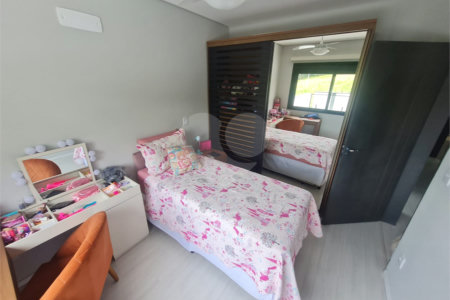 Linda casa em condomínio fechado, unindo conforto, lazer e segurança para você e sua família!