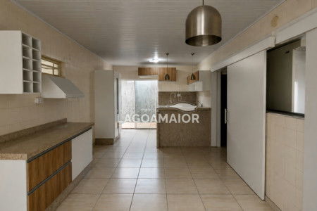 Casa à venda com 4 quartos no Centro, Três Lagoas - MS
