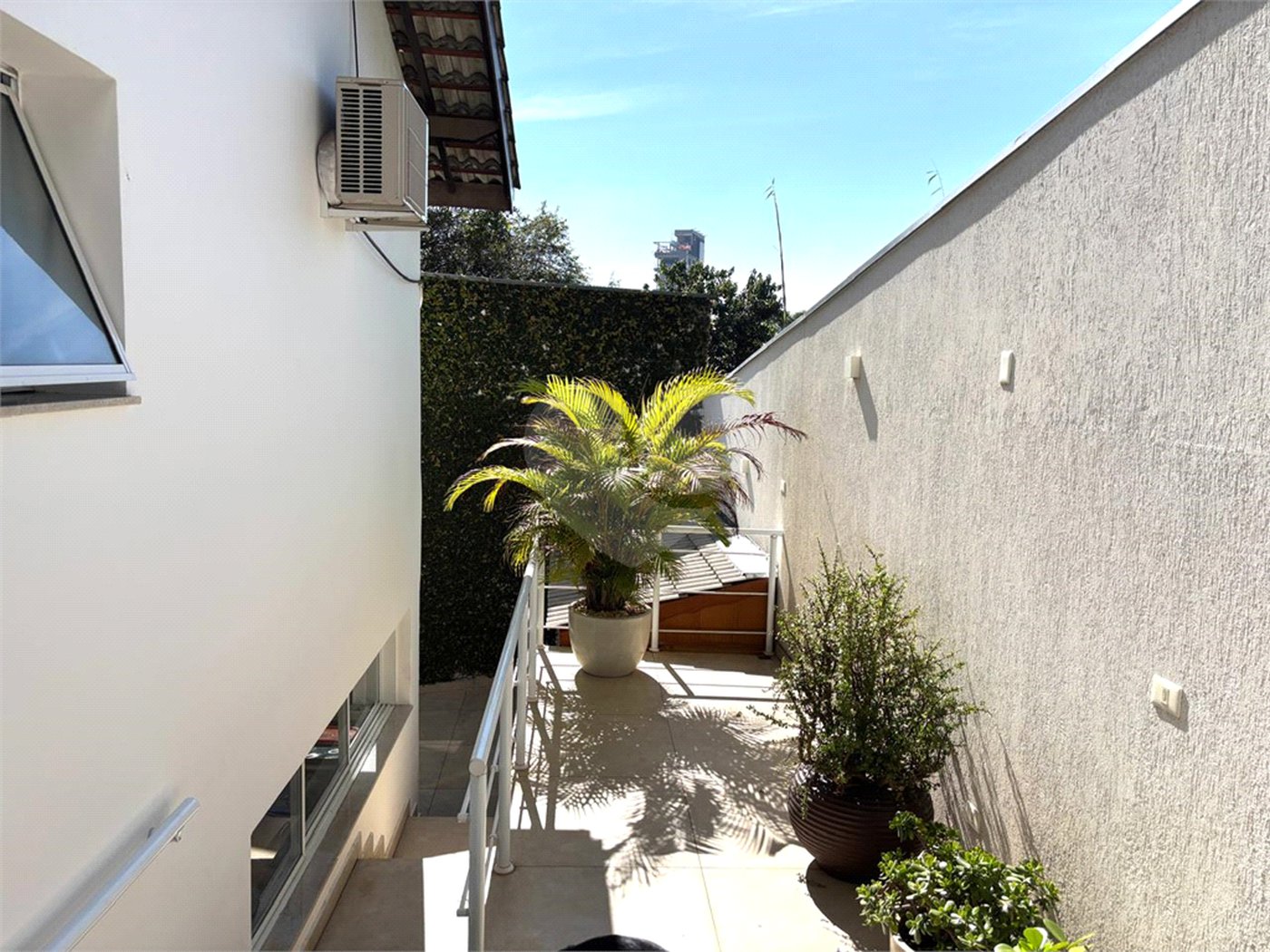 Casa térrea em rua sem saída com guarita 24hs - Tremembé - São Paulo/SP