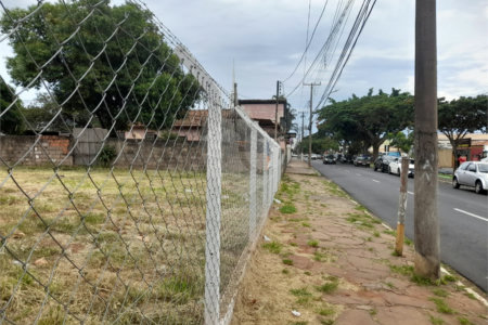Terreno Comercial à Venda na Av. Teixeira de Barros – Rua Larga
