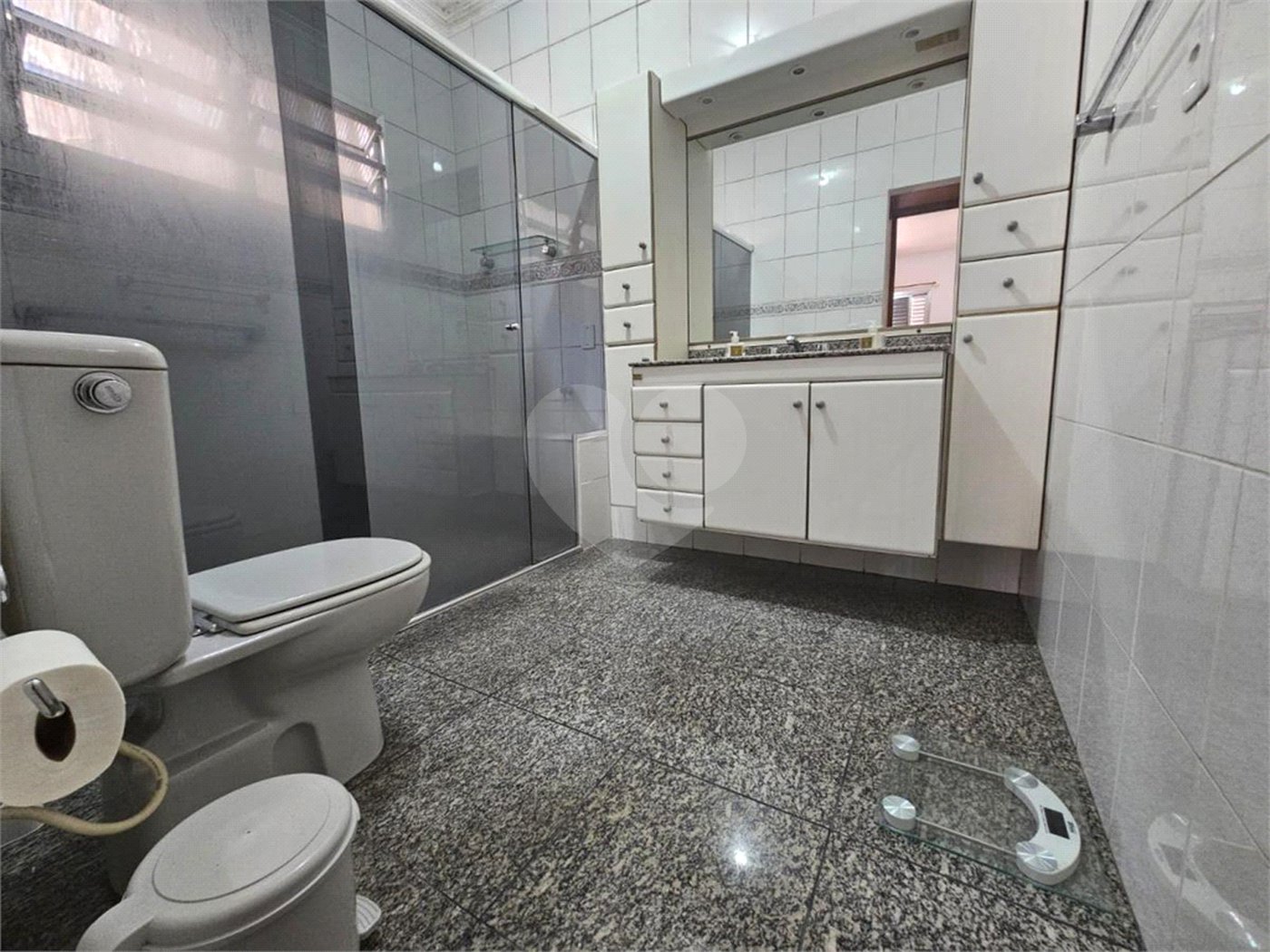 Casa Térrea na Vila Formosa de 233m2 com 3 dorms, 1 suíte, 3 banheiros e 4 vagas. Estuda permuta.