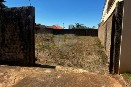 Terreno com 586,00 m² á Venda.