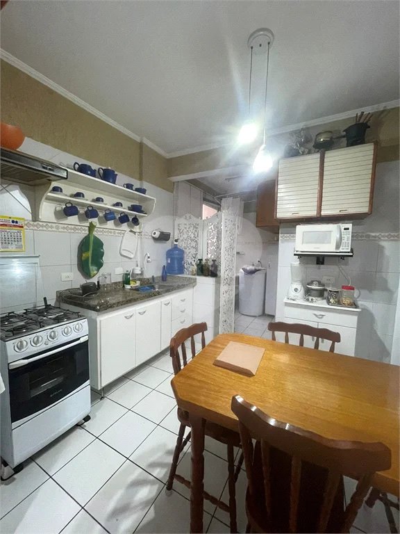 Salto- Sp - Locação - apto com 75 ms - mobiliado -Edificio Vivendas da Vila II - sexto andar - Apto mobiliado - 2 dorms, sala 2 ambiente, cozinha planejada, lavanderia, banheiro social, sacada, 01 vaga de garagem coberta - Aluguel - R$ 1.600,00 mais condominio - R$ 1.050.00 - iptu - R$ 100,00
