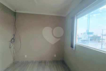 Casa com Suíte Master, Closet, Piscina e Espaço Gourmet Próxima ao Parque Ecológico- 03 quartos -com quintal