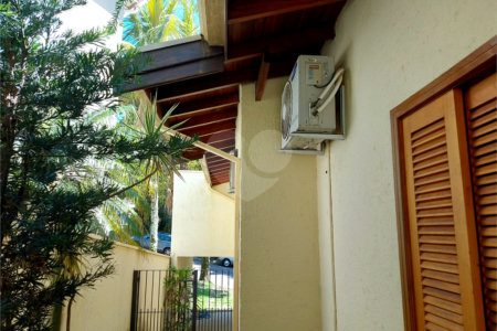 Casa charmosa e elegante localizada no deslumbrante Condomínio Villagio Capriccio Louveira SP