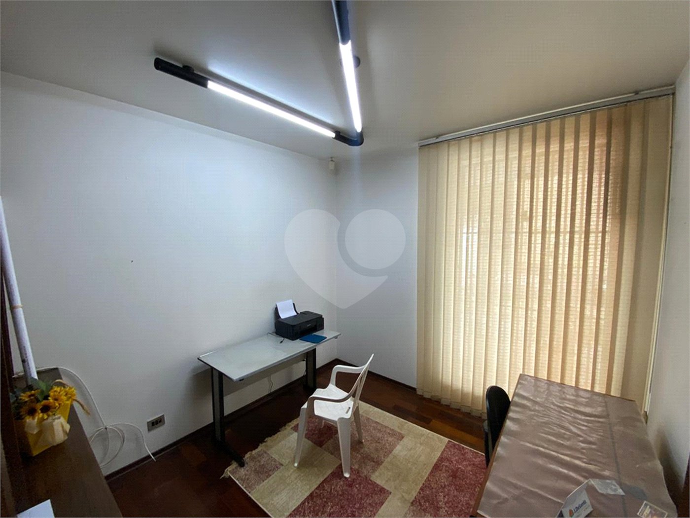 Casa Térrea com 3 suítes, sendo 1 suíte master.