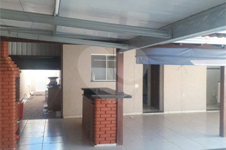 Excelente casa para venda no Parque Fher