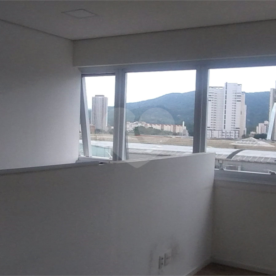Sala à venda em Jardim Armênia, Mogi das Cruzes - SP