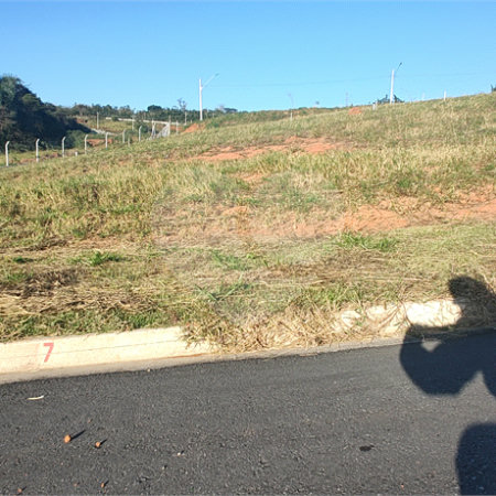 Terreno em Atibaia com 360 m² condomínio fechado com ampla área de lazer