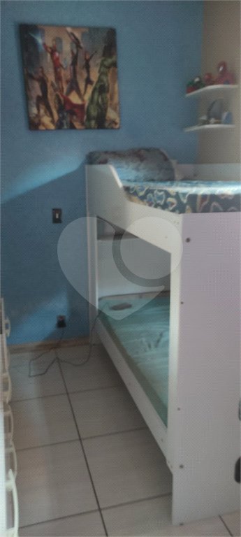 Casa térrea com 2 dormitórios.