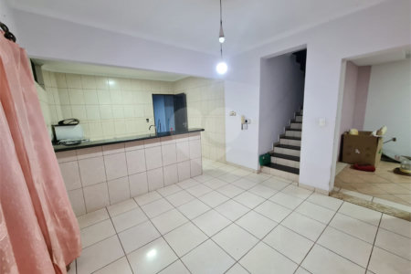 Casa sobrado para venda no Jardim das Torres