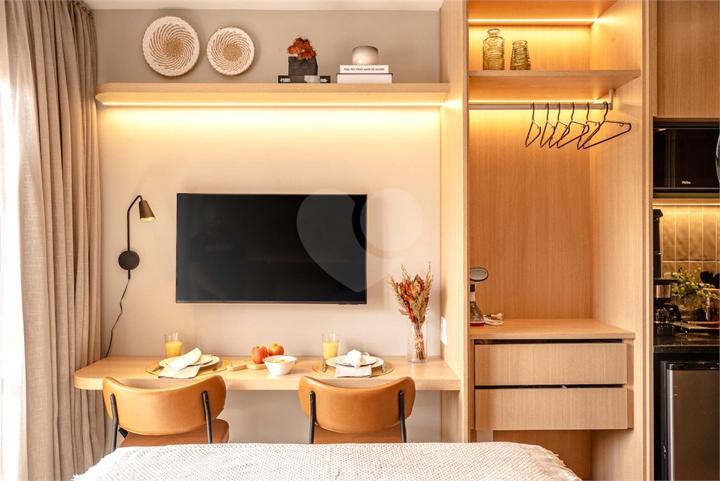 Studio à venda – 20 m² | Mobiliado | Bela Vista | Andar alto com varanda