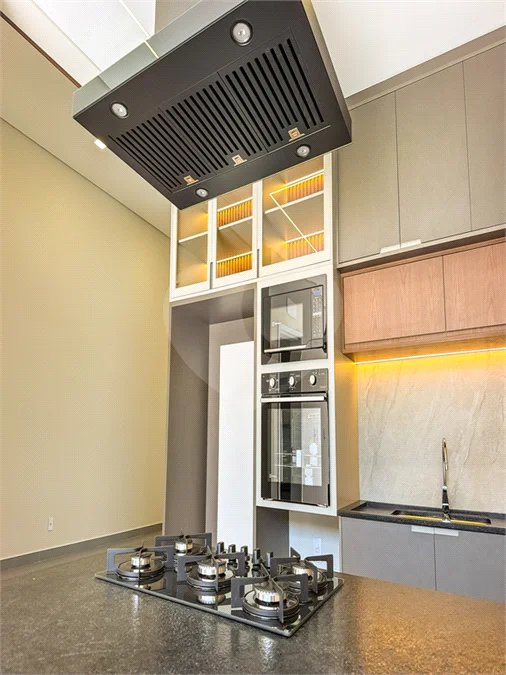 Casa Térrea Evidências - Indaiatuba/SP - R$ 1.950.000,00 - Área Total 307,33 m² - Área Construída 201,90 m² - TÉRREA - 03 suítes sendo a master com closet; Escritório; Lavabo; Cozinha com cooktop, forno, micro-ondas e coifa; Móveis planejados na hall de entrada, sala, escritório, cozinha, gourmet, s