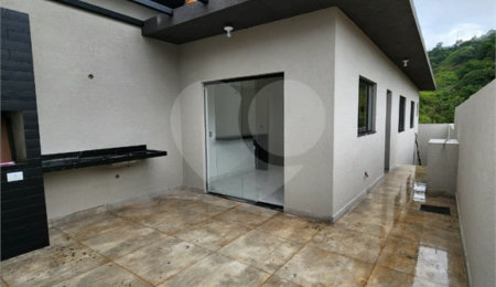 Casa à venda com 3 quartos, sendo 1 suíte, no Centro, Bom Jesus dos Perdões, SP