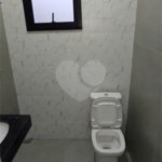 Casa térrea a venda no Jd Sabias! 2 dormitórios sendo 1 suíte com 1 vaga de garagem - Forro de drywall - Água fria e quente - Porcelanato 80x80 na casa toda - Esquadrias pretas - Marmoraria toda em pedra preto negresco - Portão automático -Jardim dos Sabiás tem rápido acesso para rodovia