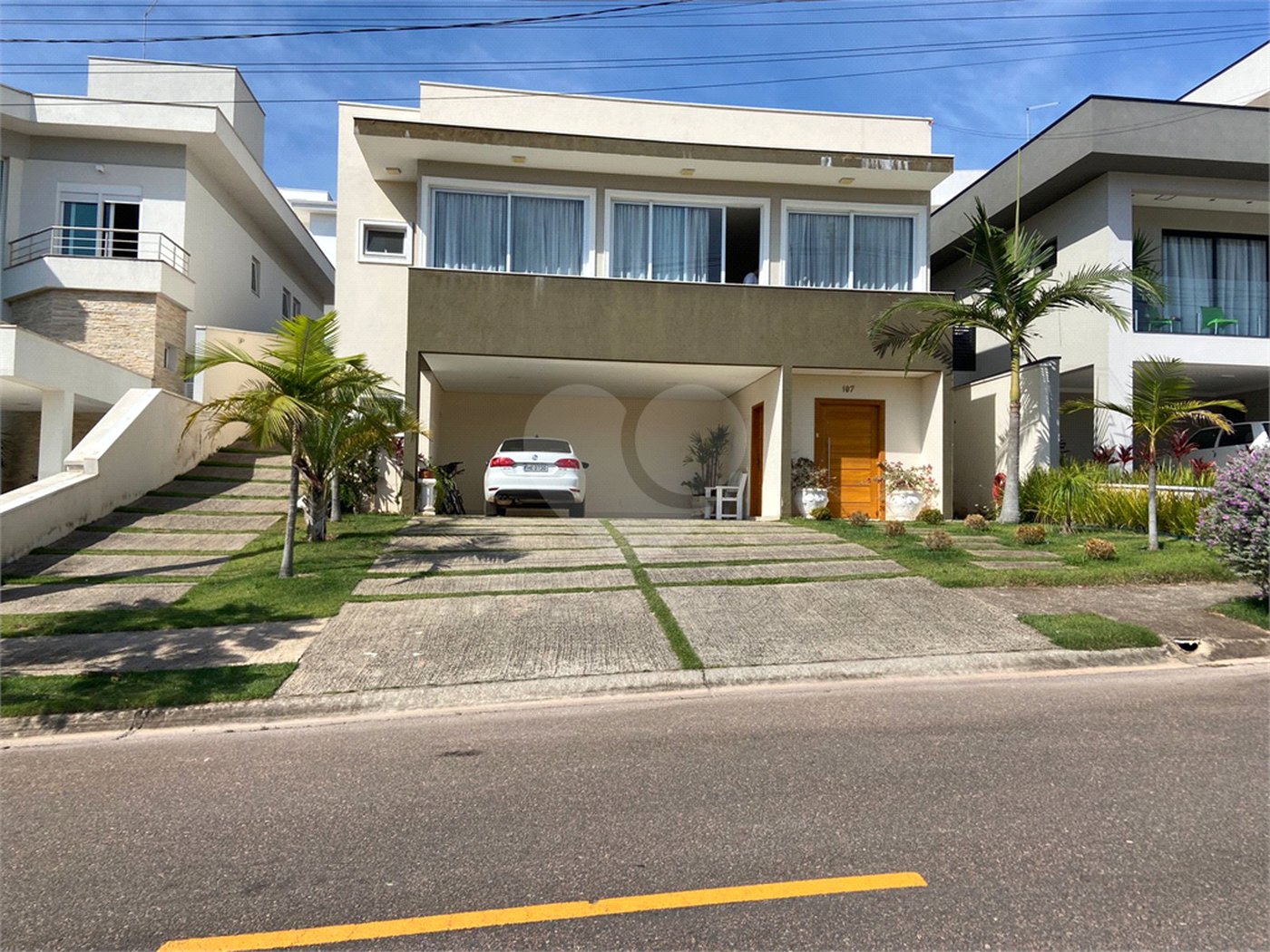 Linda casa Condomínio Santa Isabel I