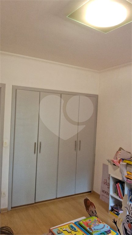 Apartamento a venda na Aclimação com 4 dormitórios e 2 vagas.