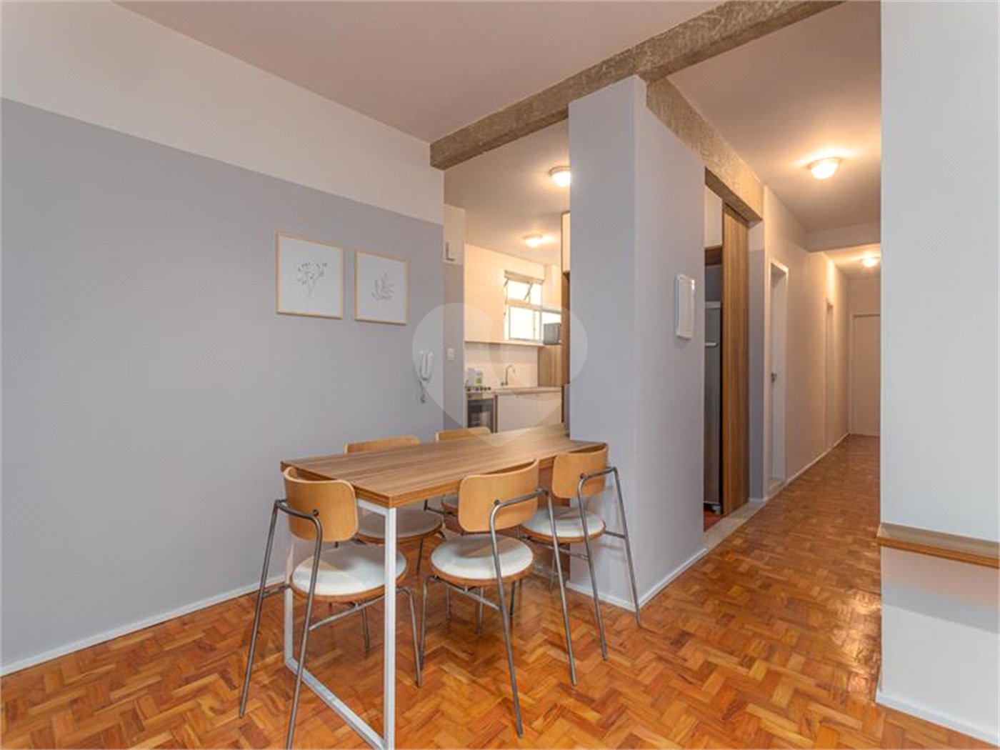 Excelente oportunidade para reformar e ficar com o apartamento dos seus sonhos!
