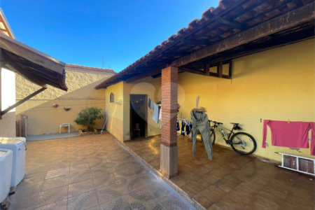 Casa térrea disponível para venda no Jardim Bandeirantes