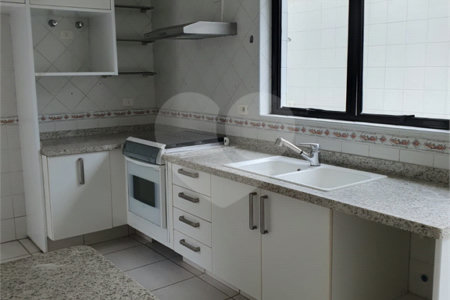 Casa à venda com 2 quartos, sendo 1 suíte, no condomínio Flamboyant, São Paulo - SP