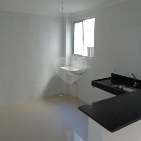 Apartamento no Condomínio Mont Royal.