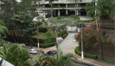 Apartamento à venda com 3 quartos, sendo 1 suíte,  em Morumbi, São Paulo, SP