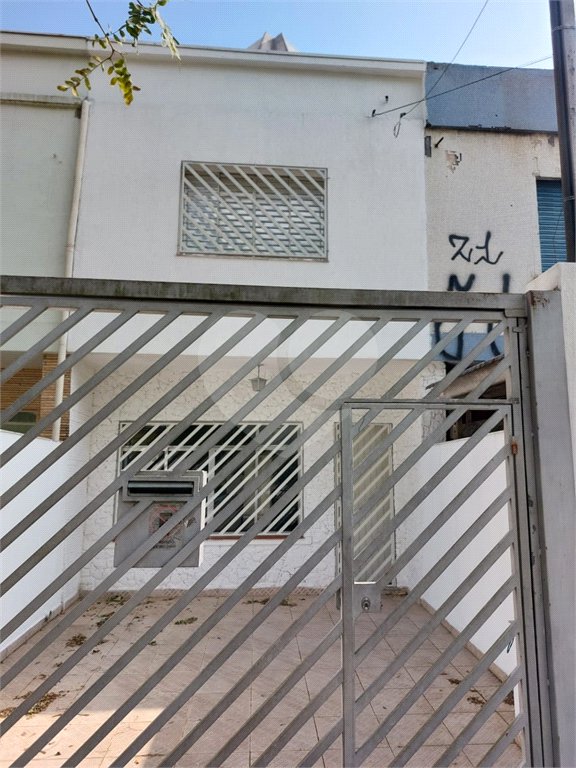 Sobrado à venda com 3 quartos, sendo 1 suíte, em Alto da Boa Vista, São Paulo, SP
