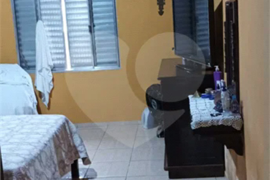 Casa ampla à venda na Parada Inglesa, a poucos minutos do metrô