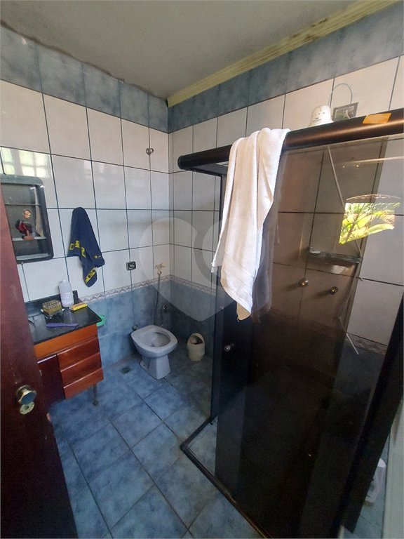 Casa térrea com piscina no Residencial Samambaia.