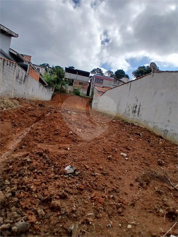 Terreno a venda com 300m² no Jardim do Trevo Atibaia