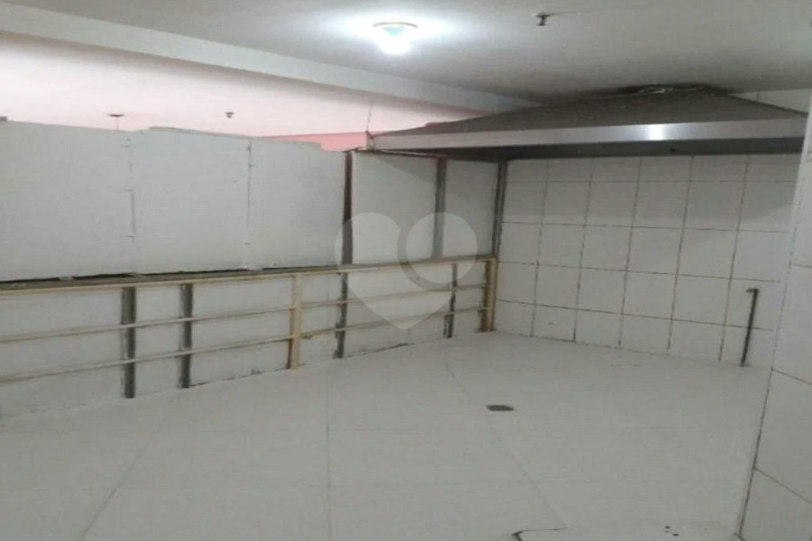 Imóvel térreo com mezanino, com 63,54 m² Edif. Lex Offices.